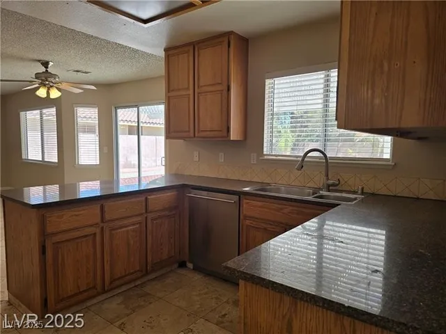 $2,395 | 272 Cordero Drive, Henderson, NV 89074