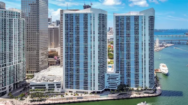 $695,000 | 325 South Biscayne Boulevard, Unit 3921, Miami, FL 33131