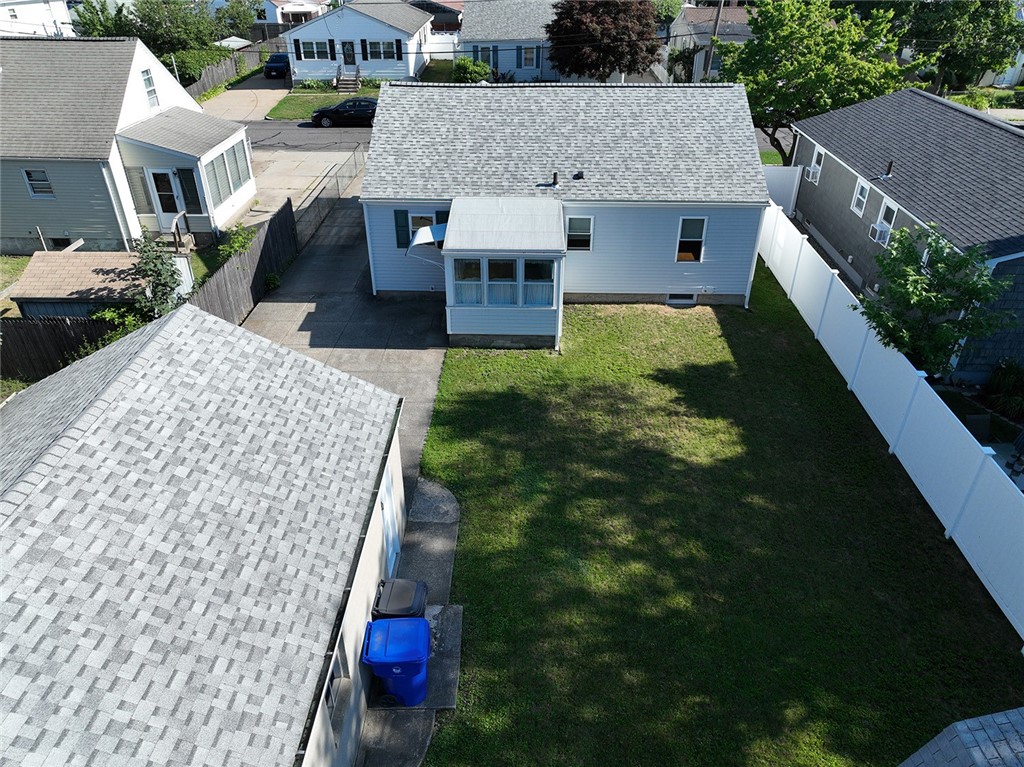 21 Benedict Street Pawtucket, RI 02861 - Photo 4 of 42