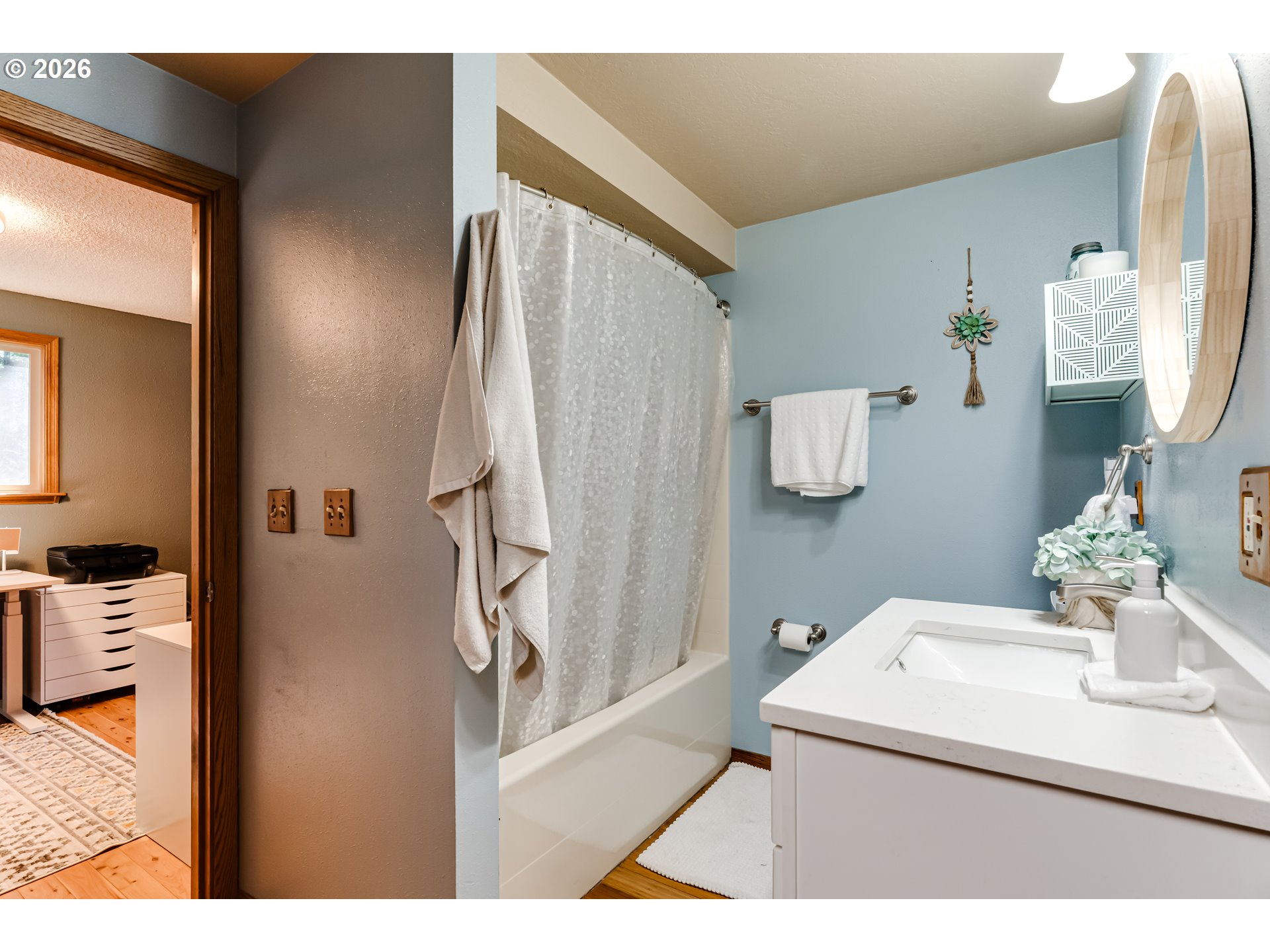 38481 Cartwright Creek Road Marcola, OR 97454 - Photo 21 of 46 Attached Bathroom #1