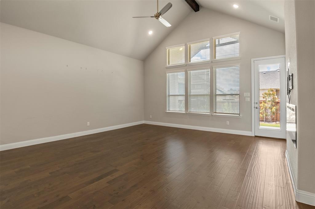 2195 English Ivy Road Frisco, TX 75033 - Photo 13 of 31 Spacious Living Room Area
