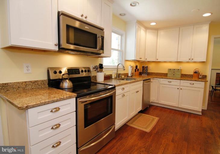 9210 Antelope Place Springfield, VA 22153 - Photo 4 of 19 Kitchen