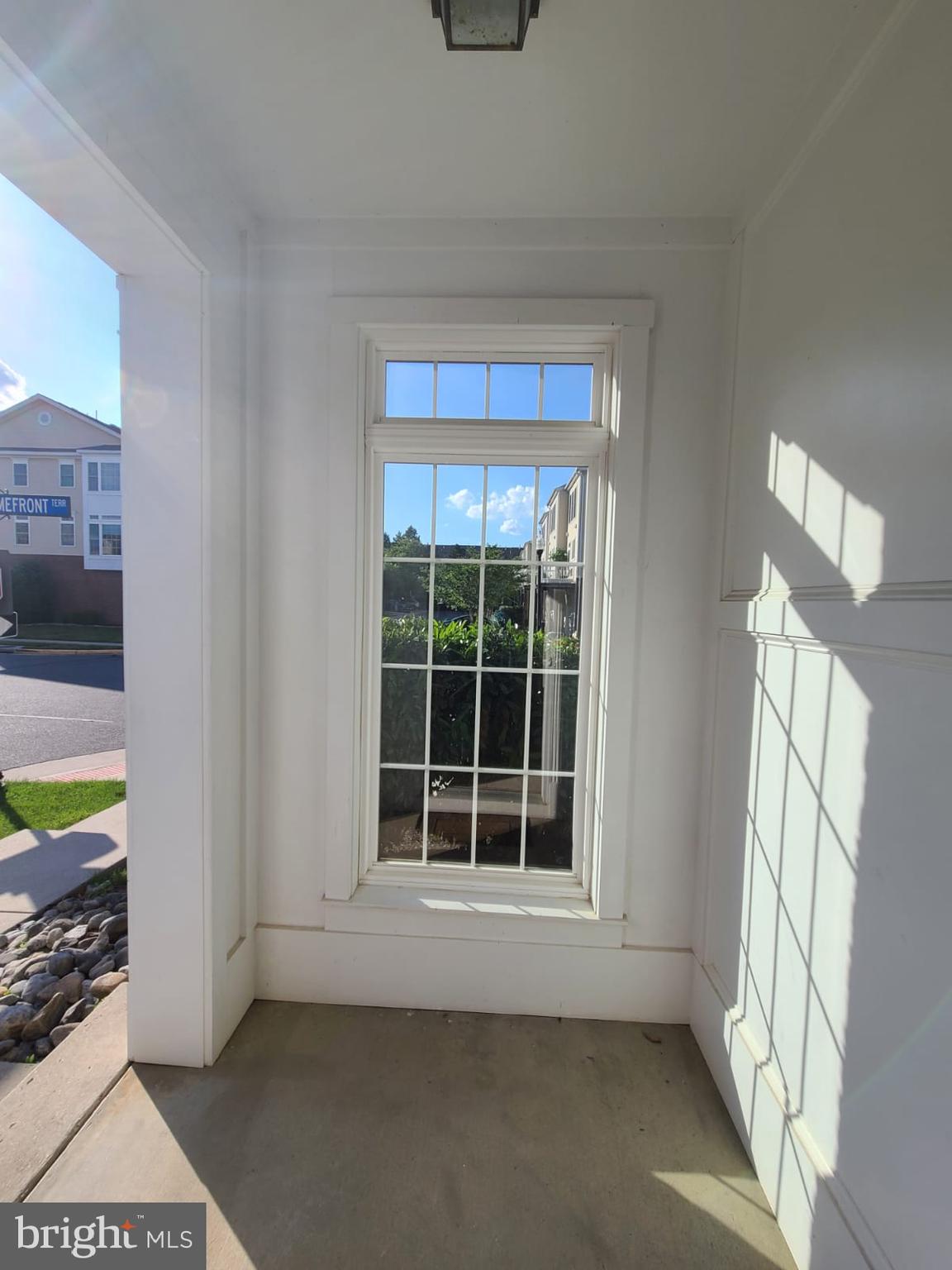 42625 Homefront Terrace Chantilly, VA 20152 - Photo 3 of 32