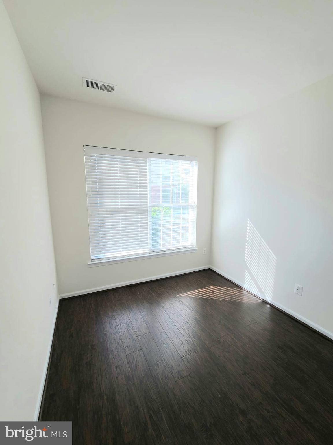 42625 Homefront Terrace Chantilly, VA 20152 - Photo 5 of 32