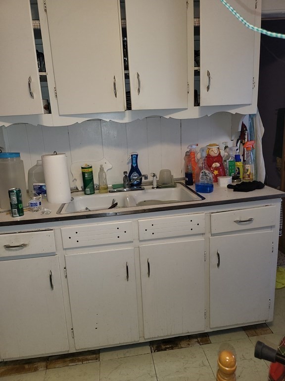 81 Adams Street Springfield, MA 01105 - Photo 6 of 9 Gallery Image 6