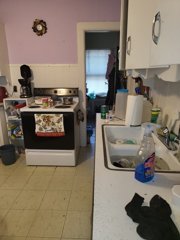 81 Adams Street Springfield, MA 01105 - Photo 8 of 9 Gallery Image 8