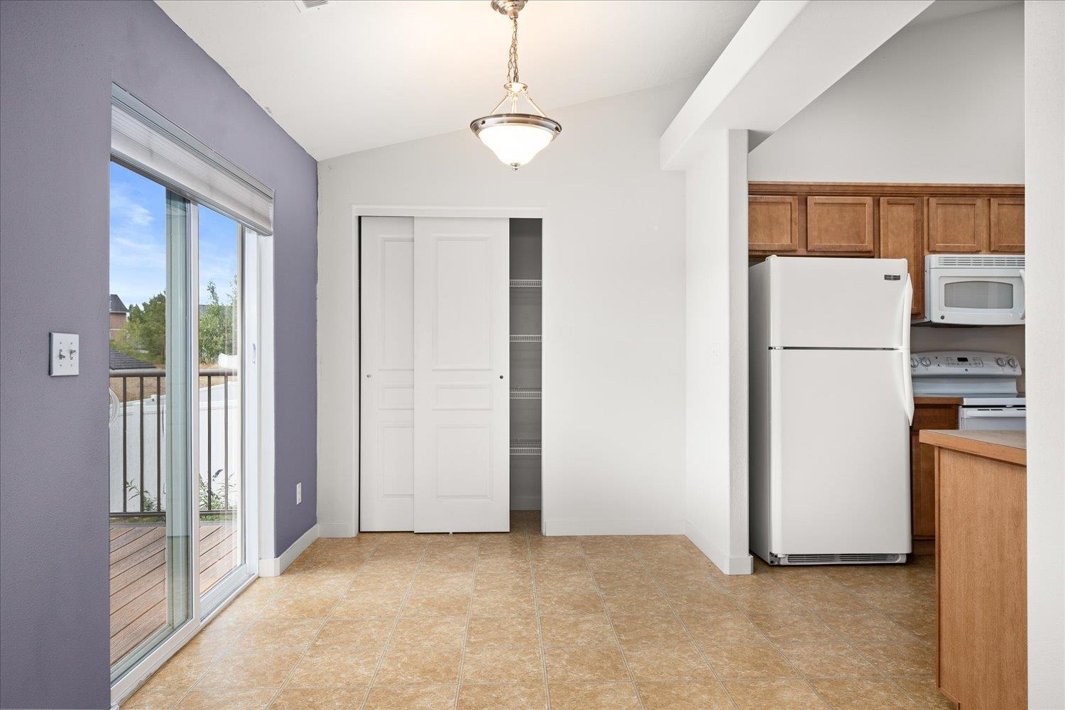 8005 North Ash Lane Spokane, WA 99208 - Photo 4 of 26