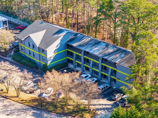 $1,050 | 5104 Hollyridge Drive, Unit 306, Raleigh, NC 27612