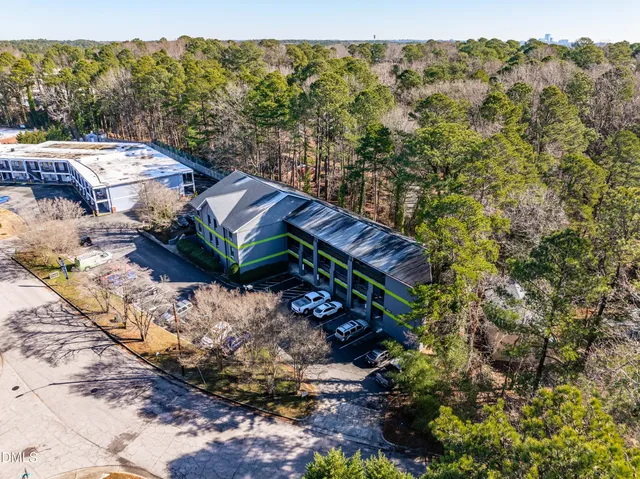 $1,050 | 5104 Hollyridge Drive, Unit 306, Raleigh, NC 27612