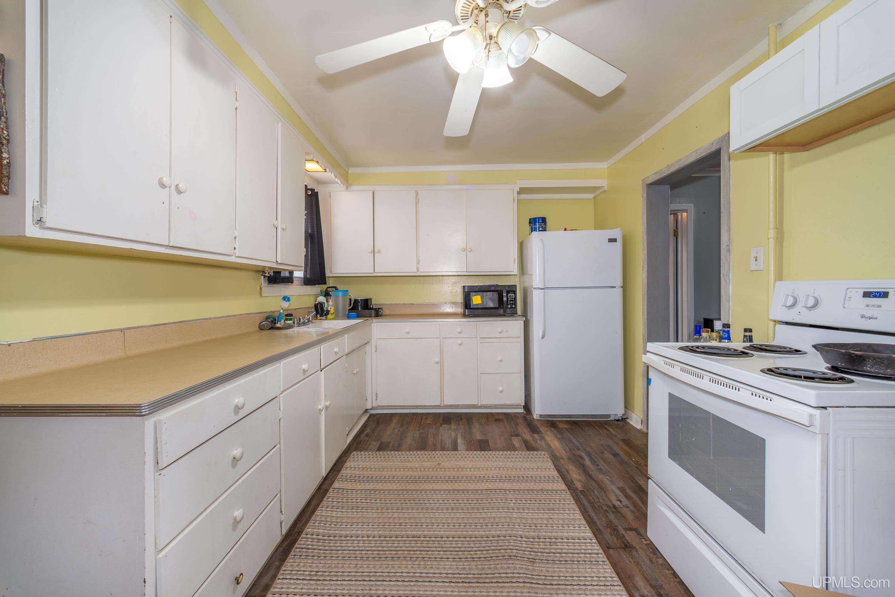 708 Bank Street Ishpeming, MI 49849 - Photo 2 of 36