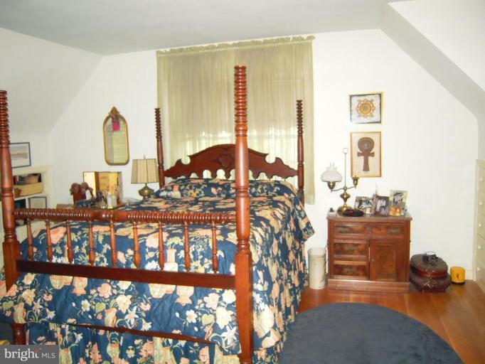 800 Stonington Road Silver Spring, MD 20902 - Photo 6 of 15 Master Bedroom