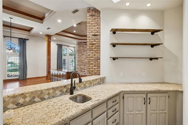 $649,900 | 2900 Oak Trail Court, Dalworthington Gardens, TX 76016