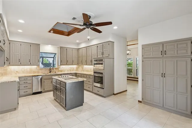 $649,900 | 2900 Oak Trail Court, Dalworthington Gardens, TX 76016