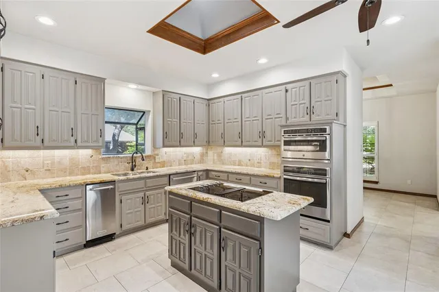 $649,900 | 2900 Oak Trail Court, Dalworthington Gardens, TX 76016