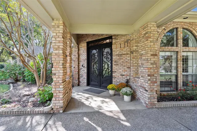 $649,900 | 2900 Oak Trail Court, Dalworthington Gardens, TX 76016