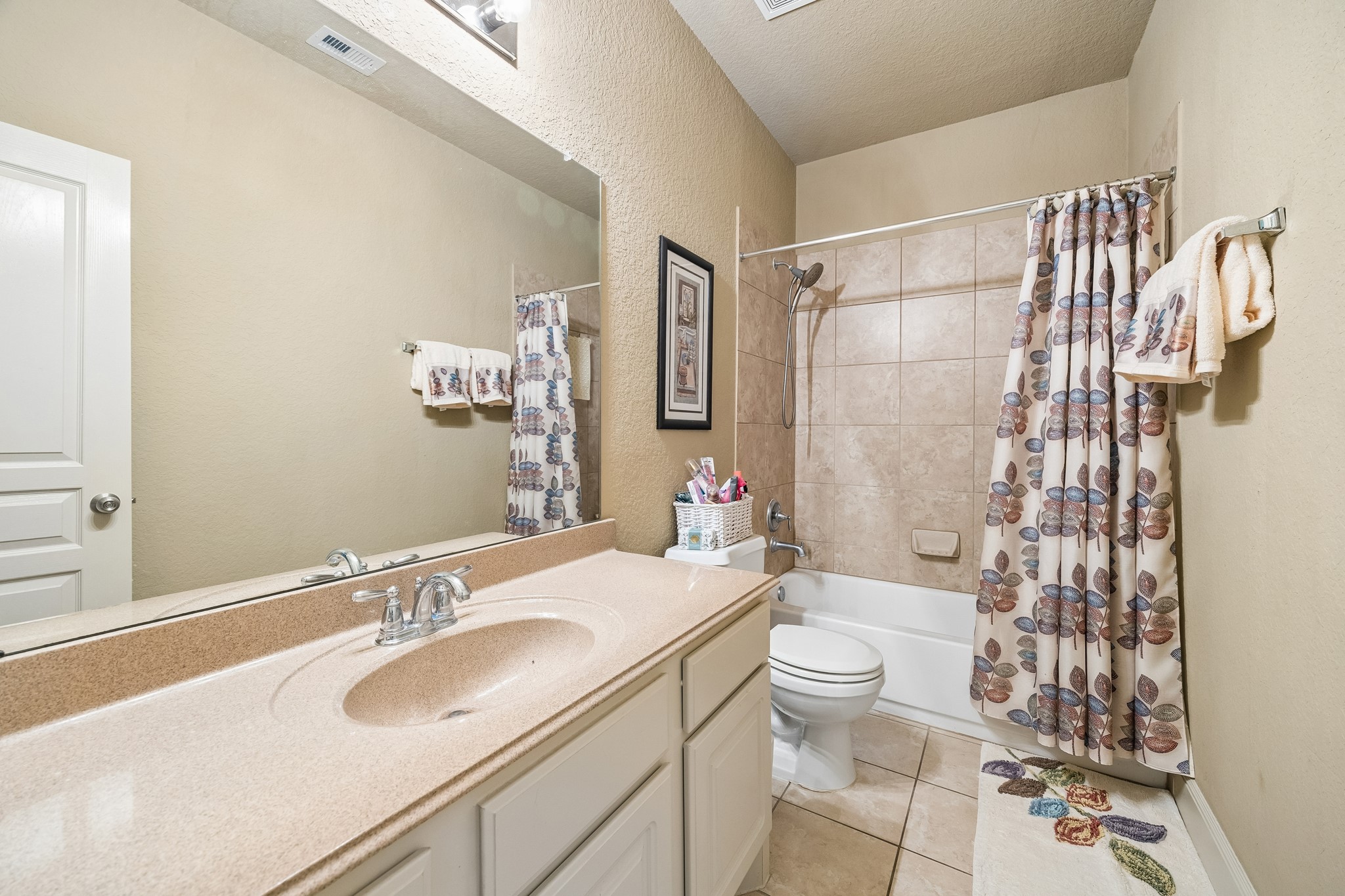 14 Tallgrass Way Spring, TX 77389 - Photo 26 of 31 Secondary Bath