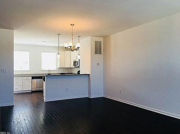 1676 Avalene Way Virginia Beach, VA 23456 - Photo 2 of 36