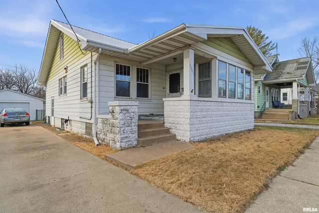 $94,900 | 2005 North Prospect Road, Peoria, IL 61603