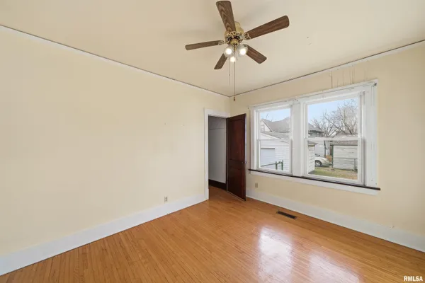 $90,400 | 2005 North Prospect Road, Peoria, IL 61603