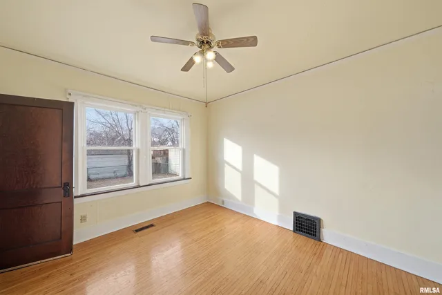 $94,900 | 2005 North Prospect Road, Peoria, IL 61603