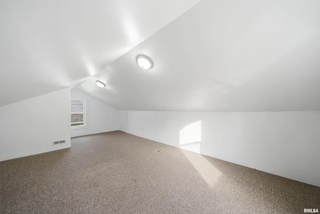 $94,900 | 2005 North Prospect Road, Peoria, IL 61603