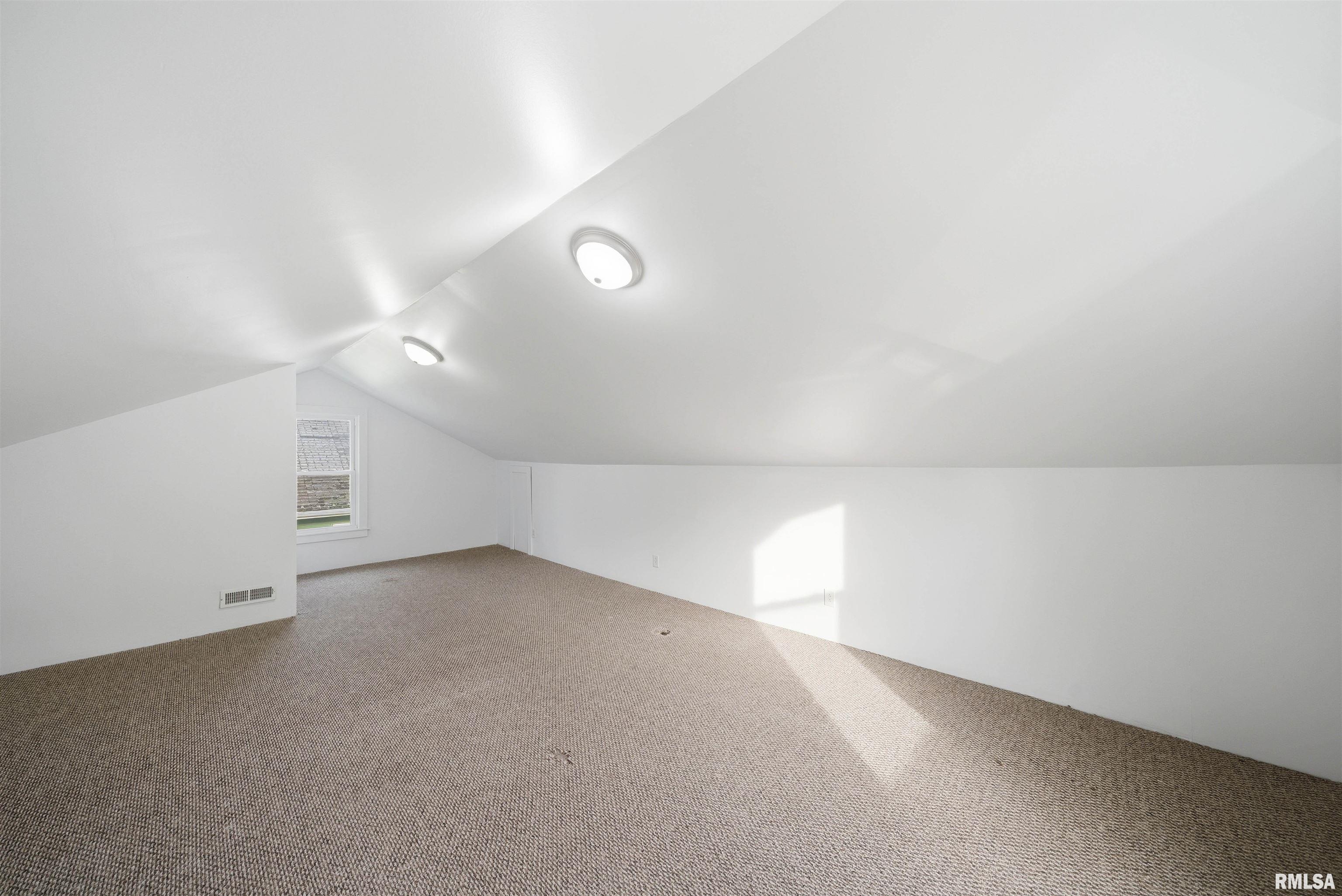 2005 North Prospect Road Peoria, IL 61603 - Photo 25 of 30