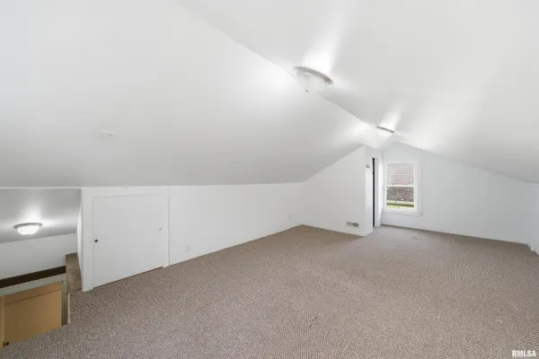 $90,400 | 2005 North Prospect Road, Peoria, IL 61603