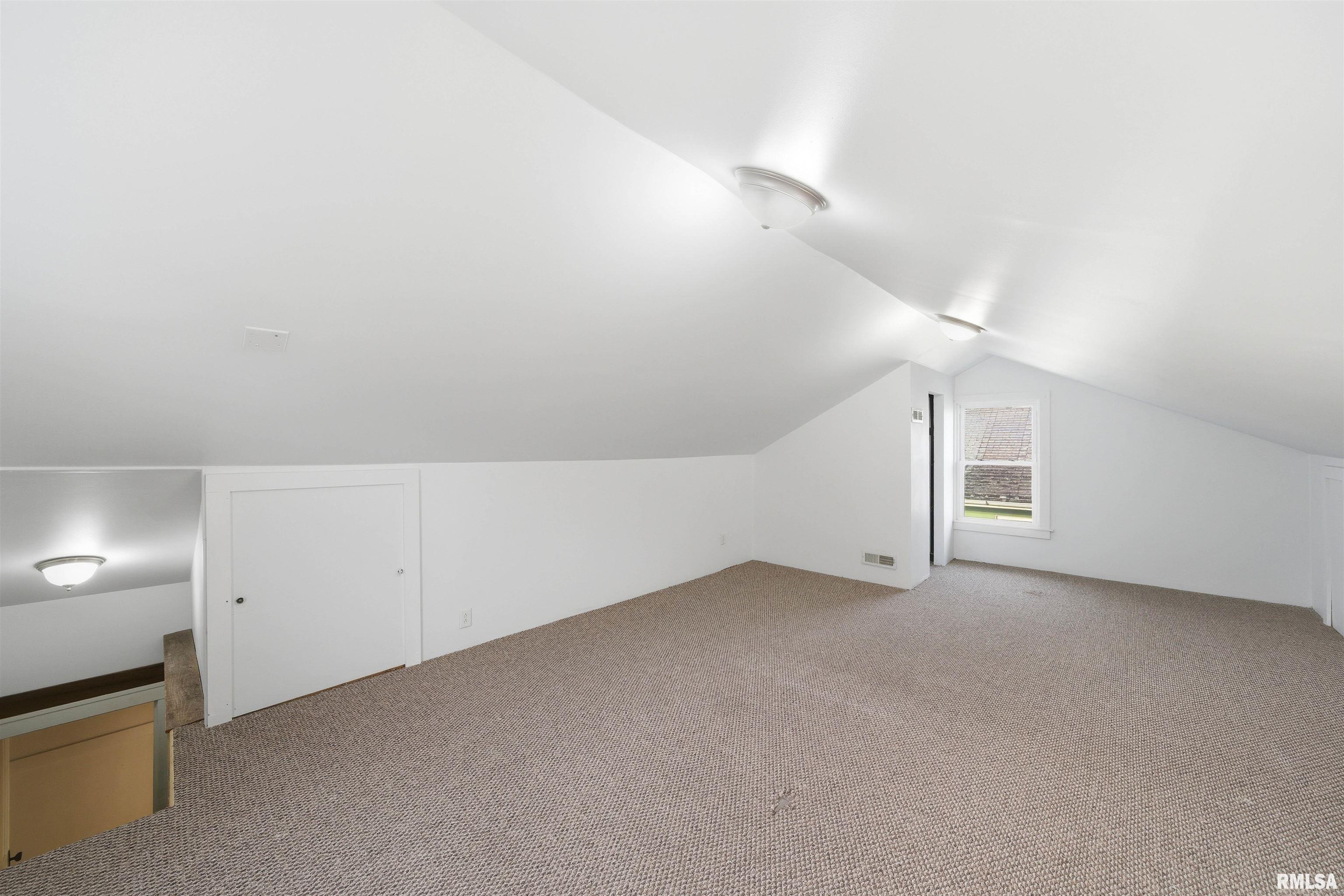 2005 North Prospect Road Peoria, IL 61603 - Photo 28 of 30