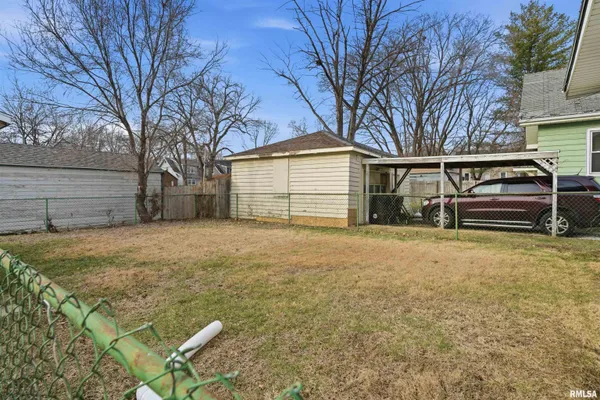 $90,400 | 2005 North Prospect Road, Peoria, IL 61603