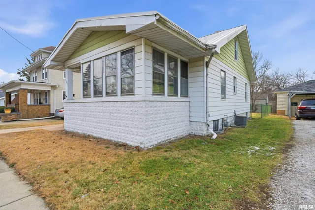 $94,900 | 2005 North Prospect Road, Peoria, IL 61603