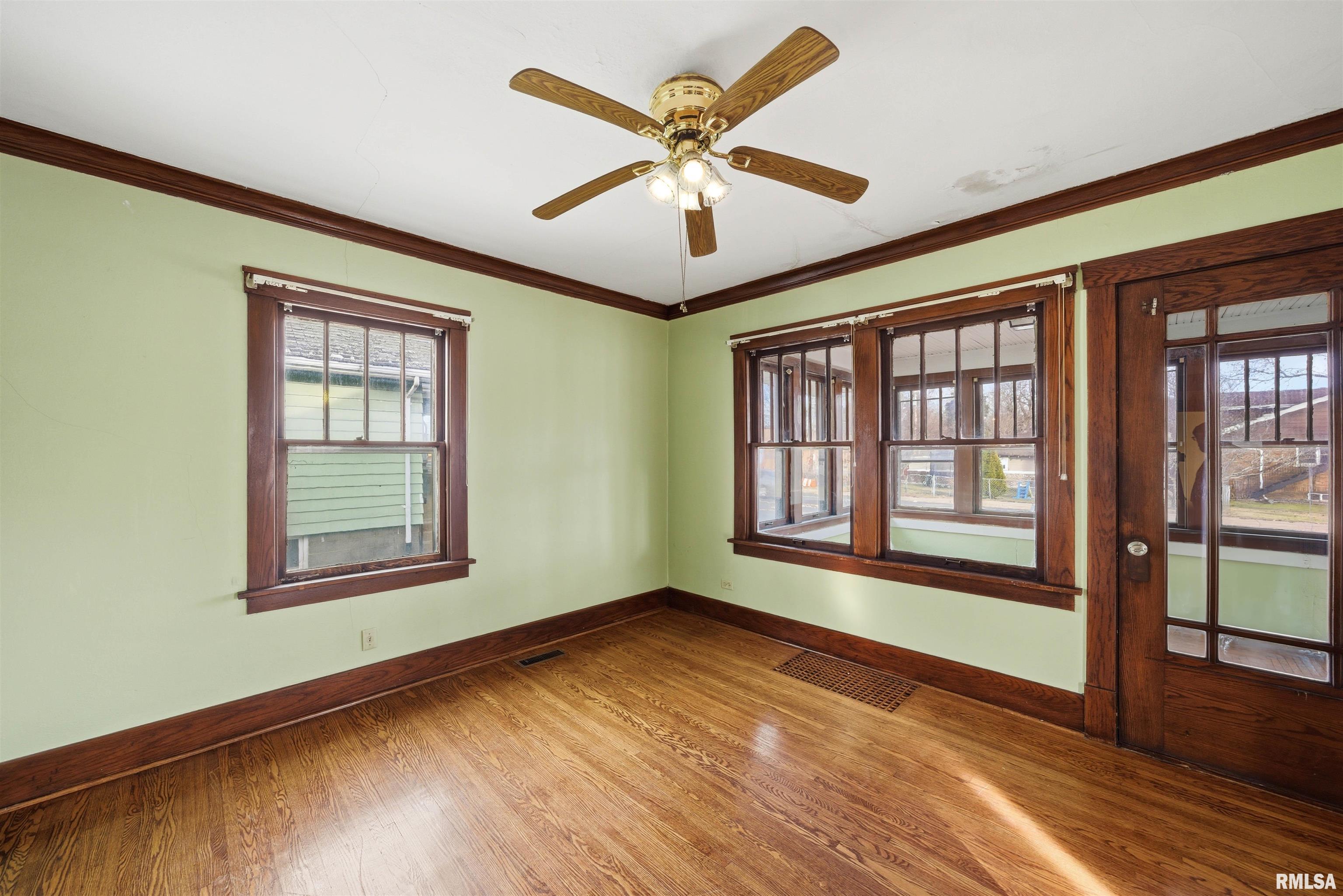 2005 North Prospect Road Peoria, IL 61603 - Photo 6 of 30