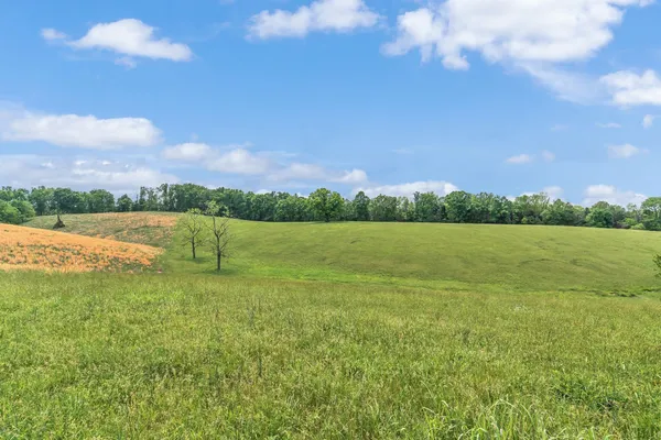 $375,000 | 1528 Fairfield Road, Westmoreland, TN 37186