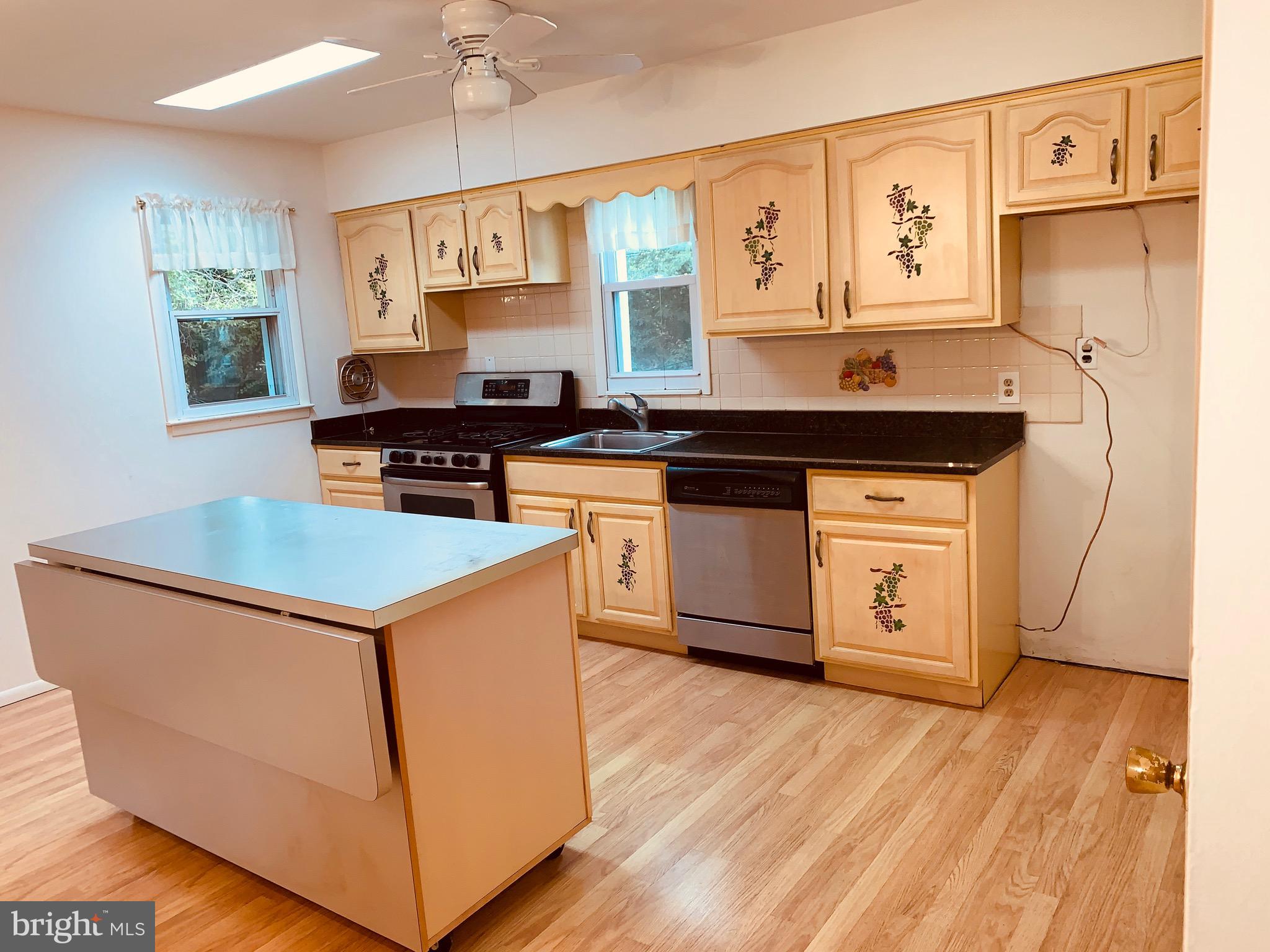 1223 Laurel Road Sharon Hill, PA 19079 - Photo 2 of 25 Gallery Image 2