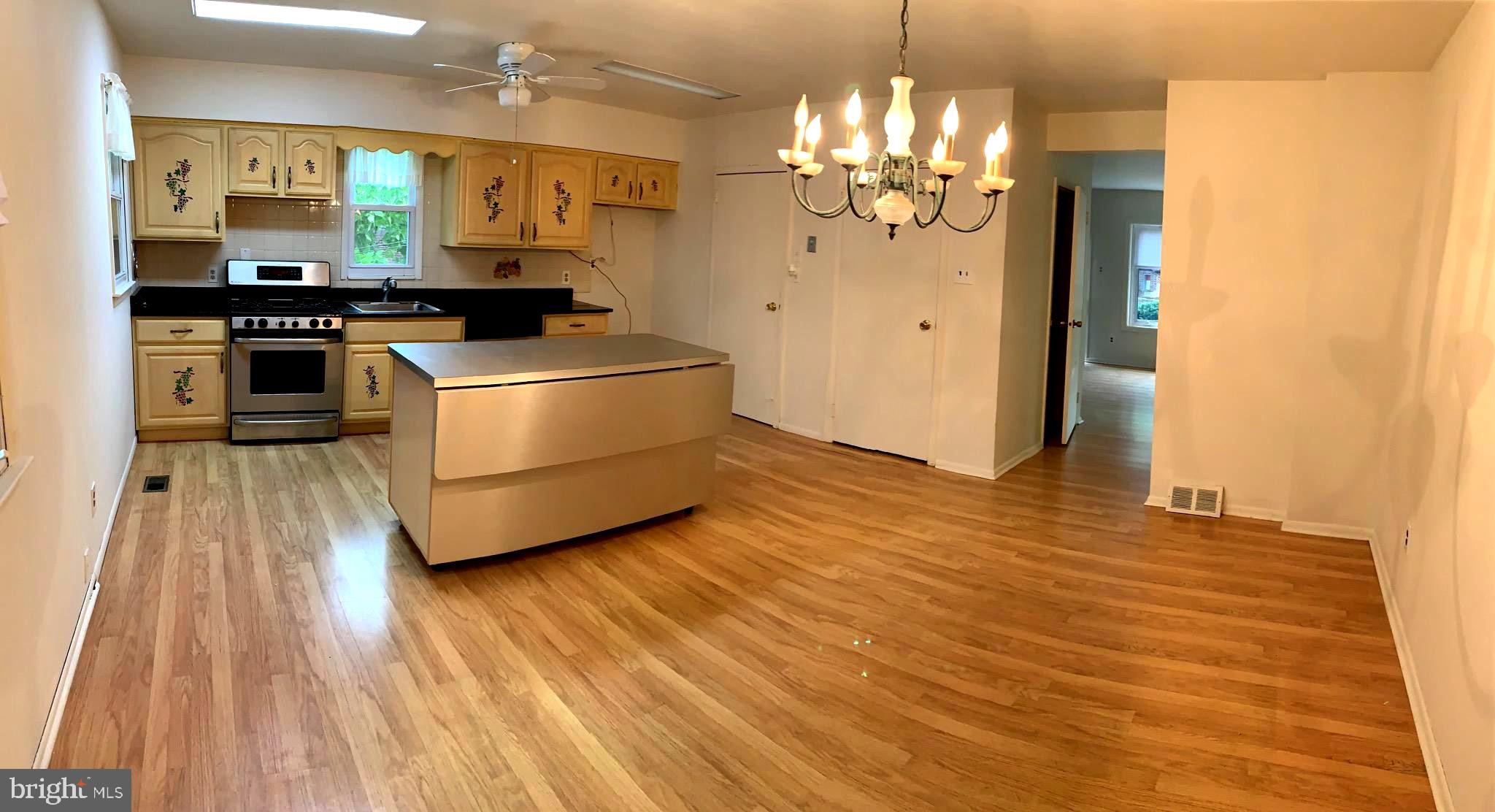 1223 Laurel Road Sharon Hill, PA 19079 - Photo 5 of 25 Gallery Image 5