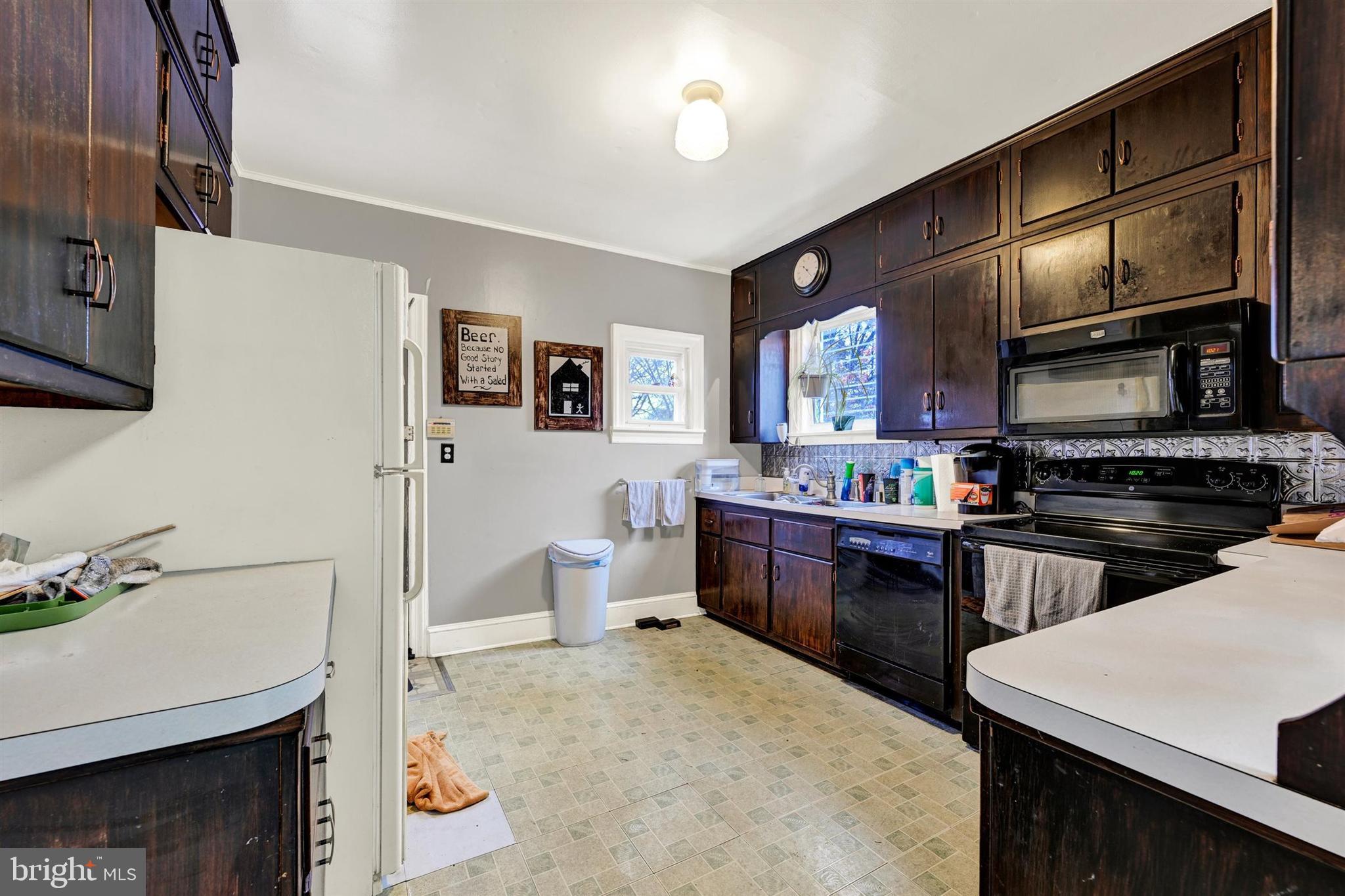 6406 Old Harford Road Baltimore, MD 21214 - Photo 10 of 29 Kitchen