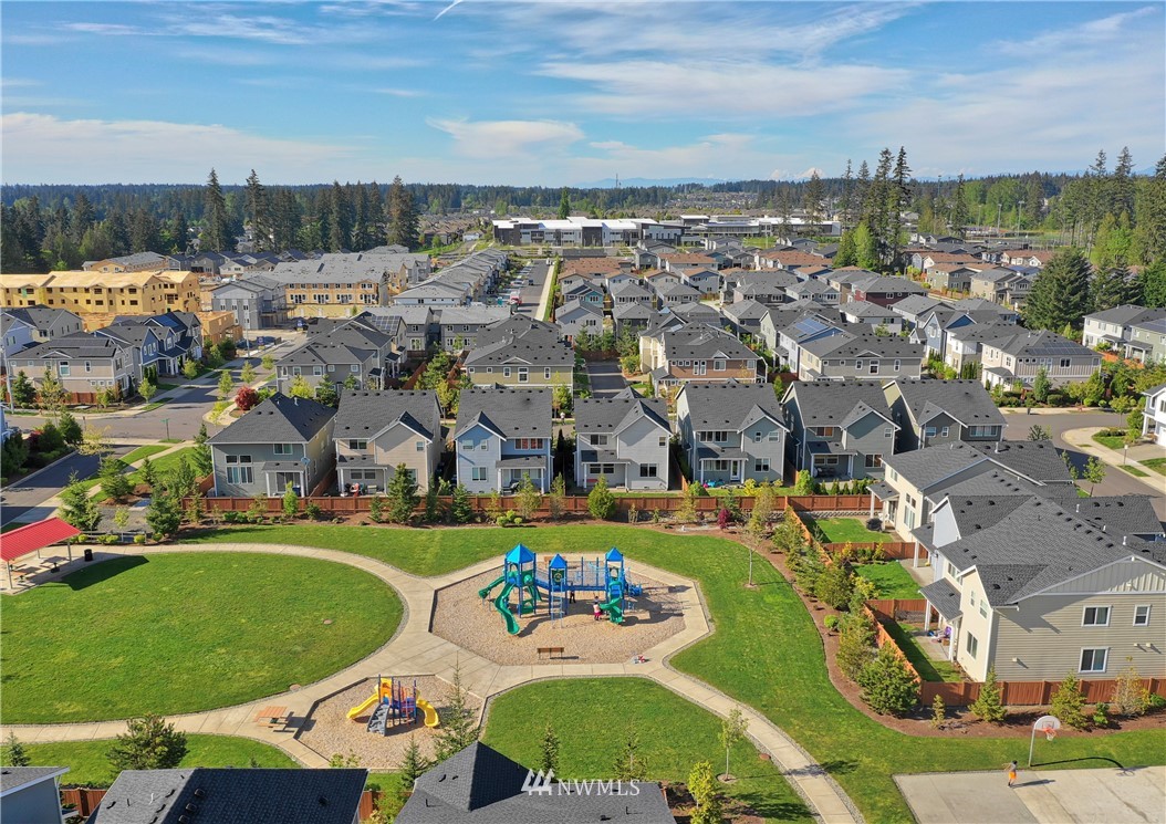 3712 195th Place Southeast Bothell, WA 98012 - Photo 3 of 25 Gallery Image 3