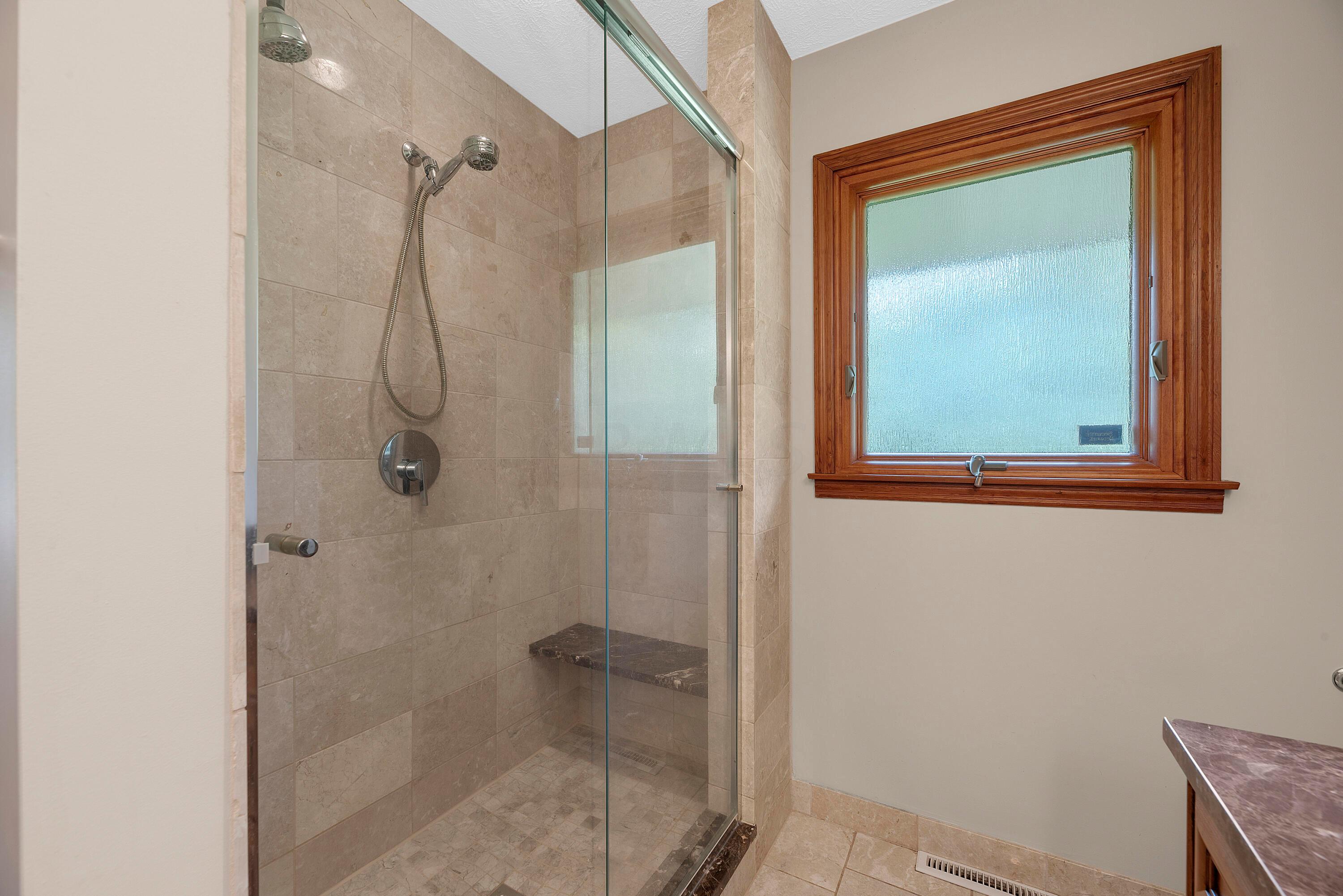 3160 Fishinger Road Columbus, OH 43221 - Photo 24 of 69 MAR_3449