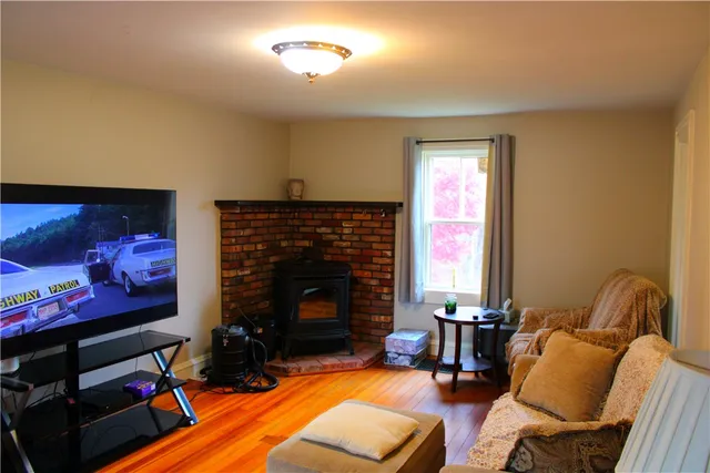 $379,900 | 67 Dexter Road, Scituate, RI 02857