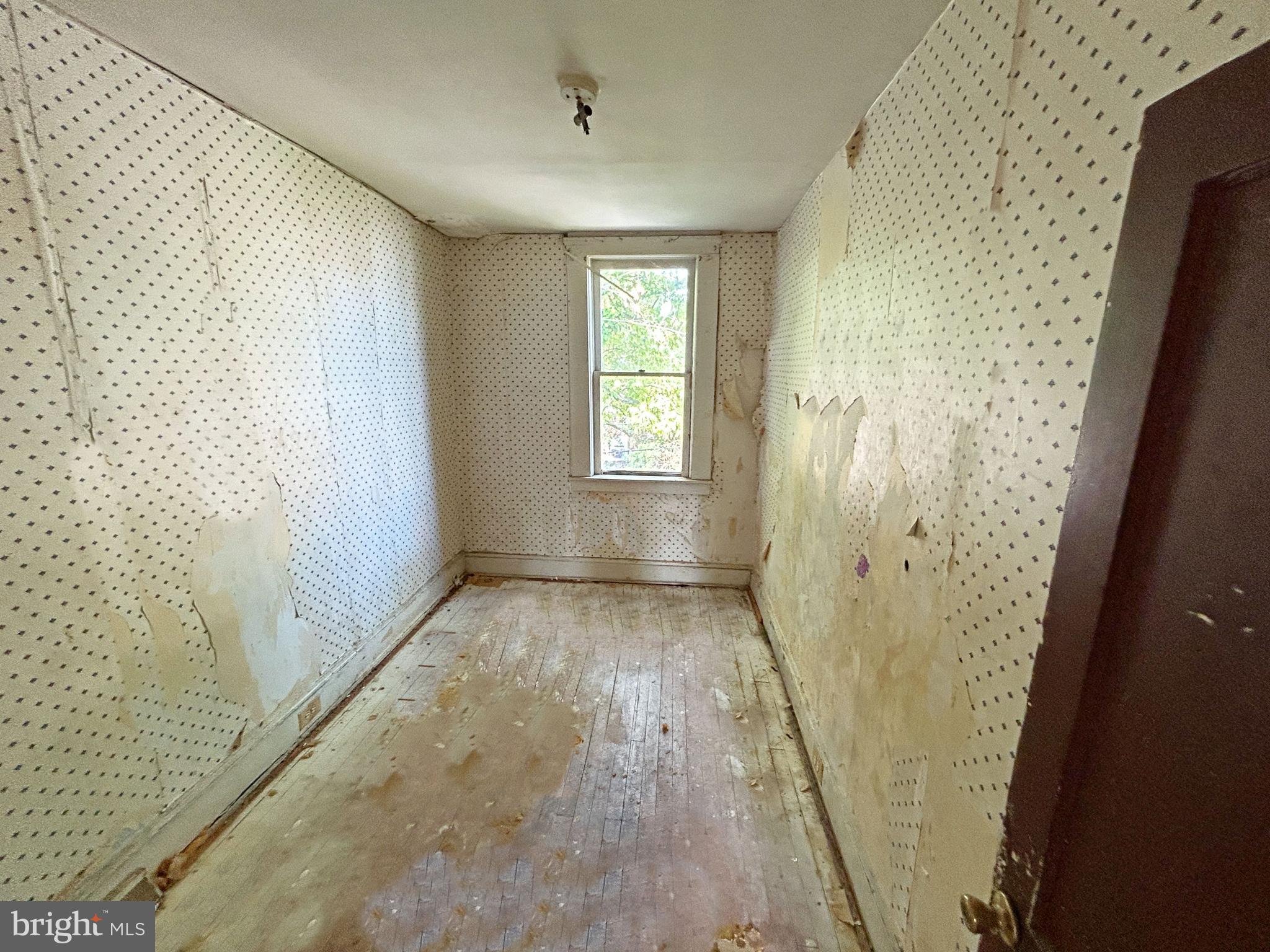 948 North Rosedale Street Baltimore, MD 21216 - Photo 12 of 14 Interior