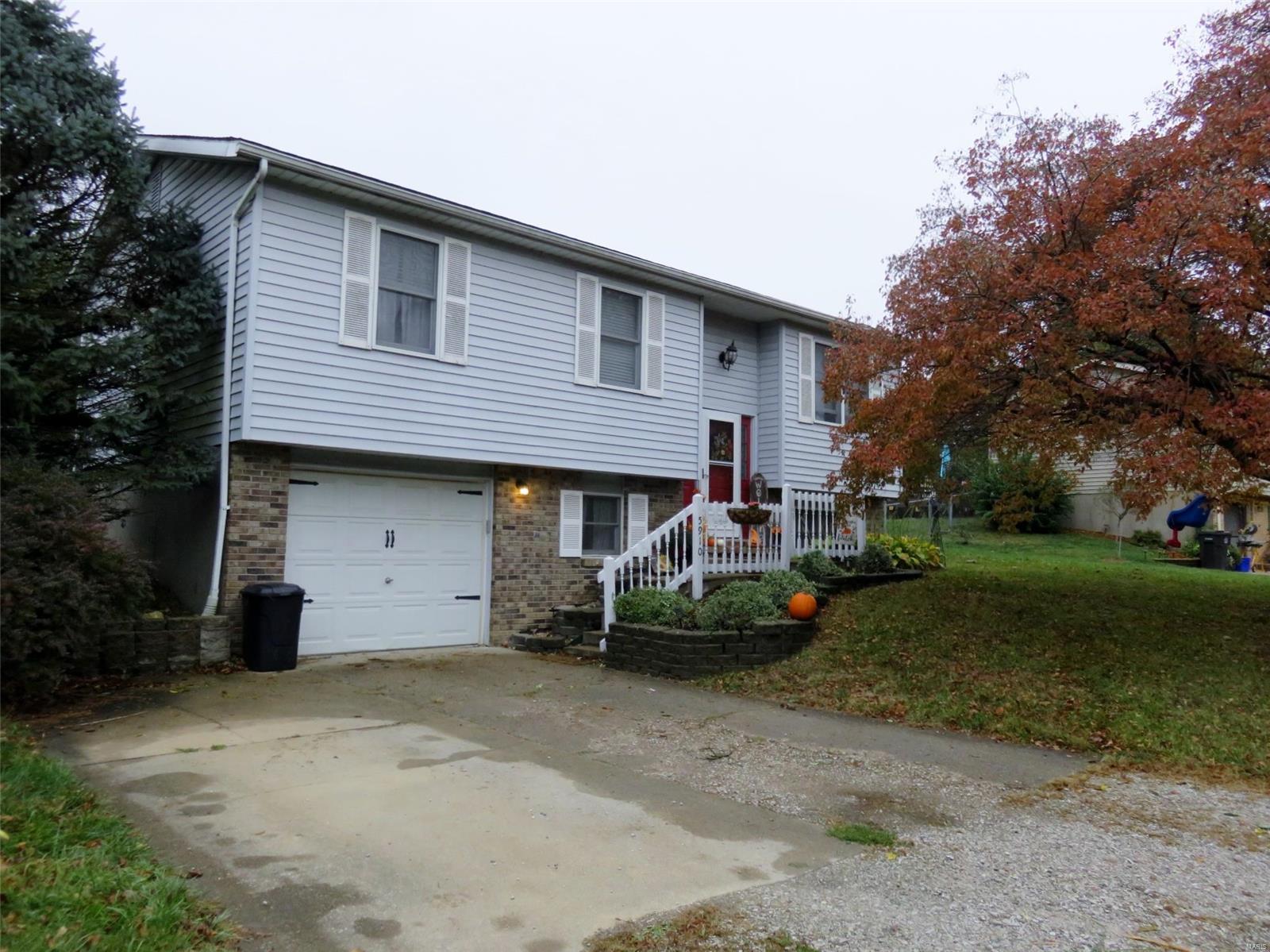 5910 Roach Road Godfrey, IL 62035 - Photo 2 of 35