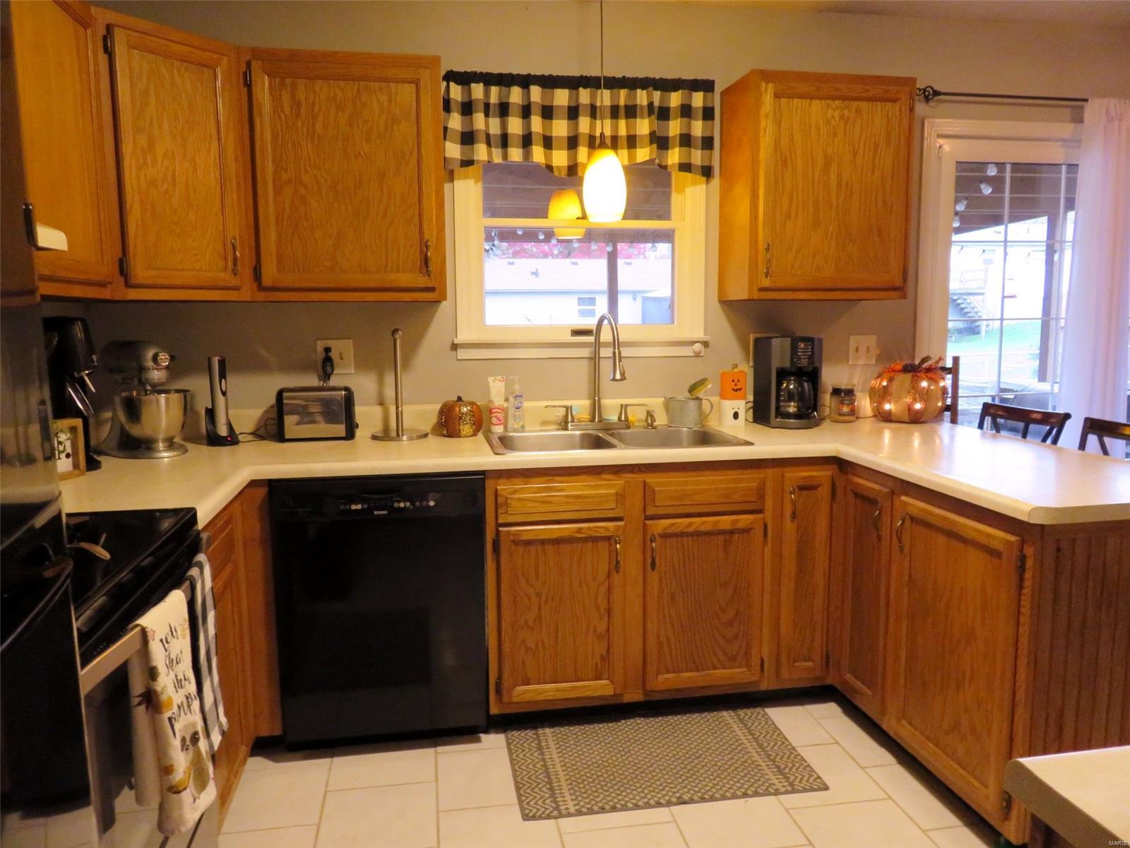 5910 Roach Road Godfrey, IL 62035 - Photo 13 of 35