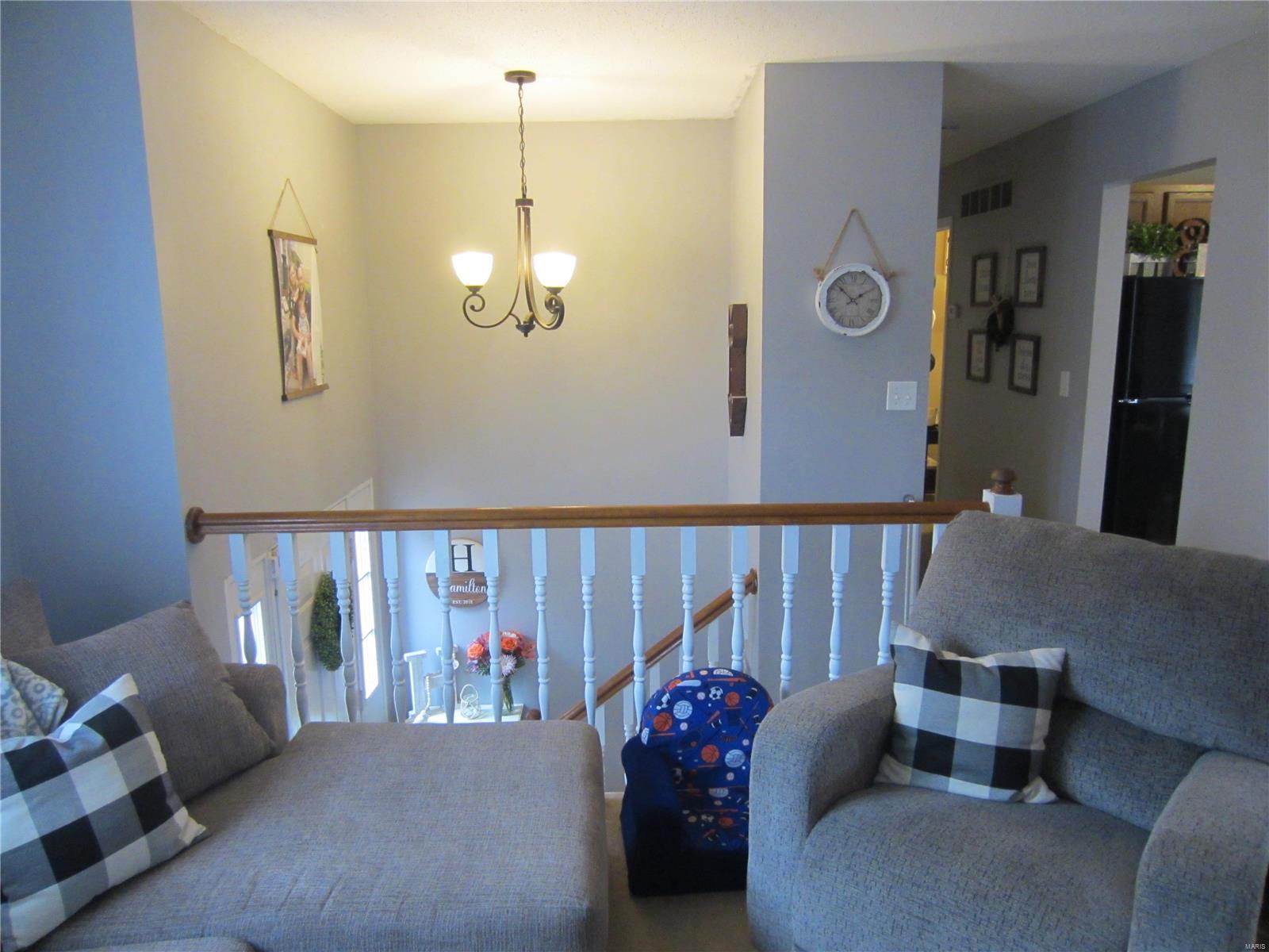 5910 Roach Road Godfrey, IL 62035 - Photo 5 of 35
