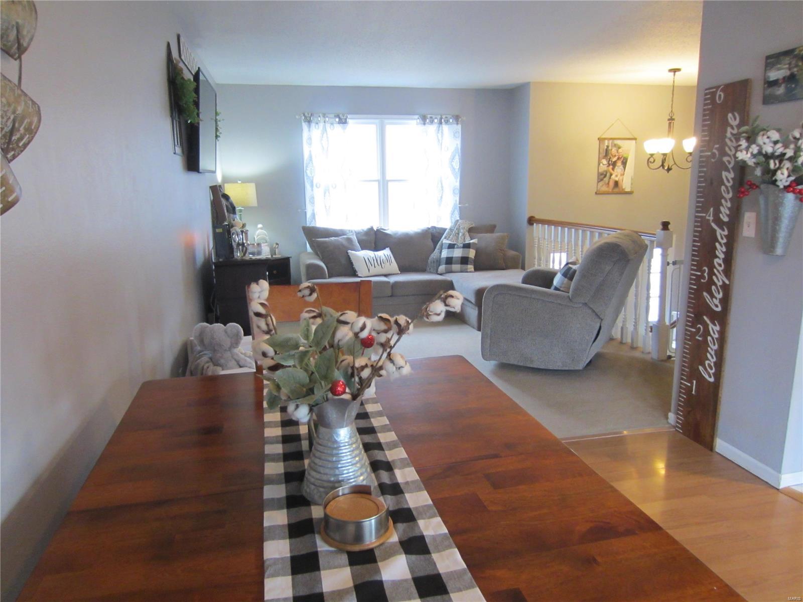 5910 Roach Road Godfrey, IL 62035 - Photo 8 of 35