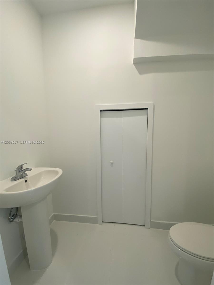 2402 Southwest 145th Place Miami, FL 33184 - Photo 10 of 12