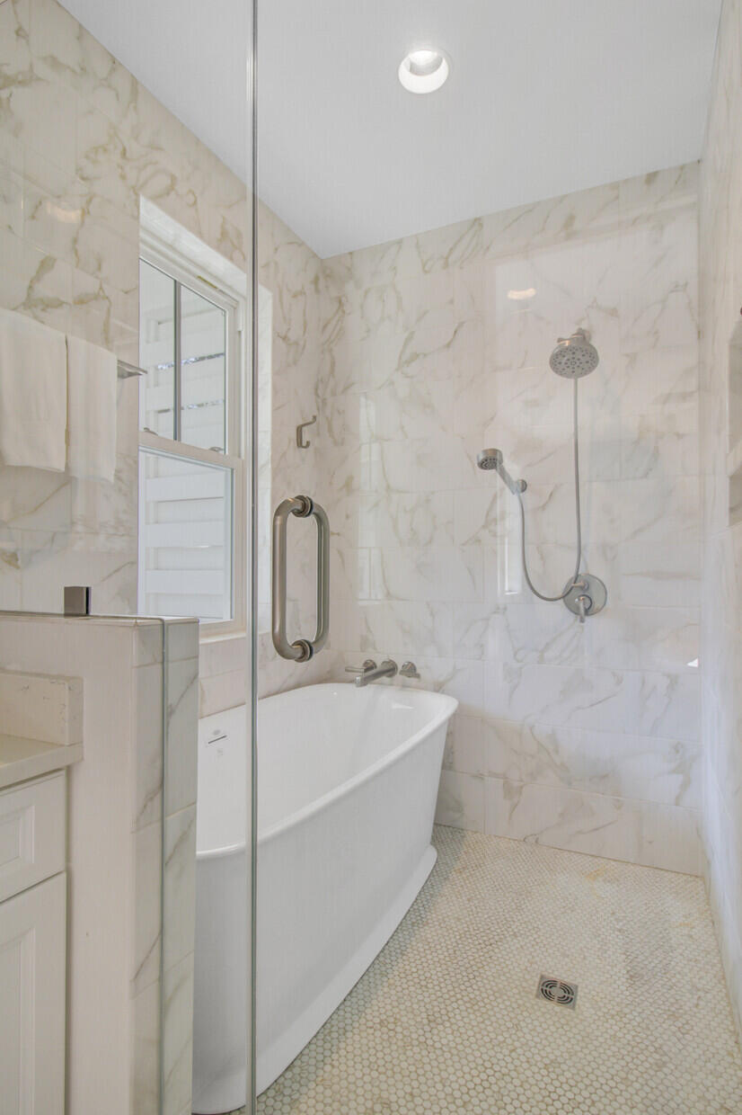 2021 Frampton Avenue Charleston, SC 29412 - Photo 14 of 40 Primary shower room