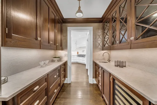 $6,995,000 | 121 Livingston Road, Wellesley, MA 02482