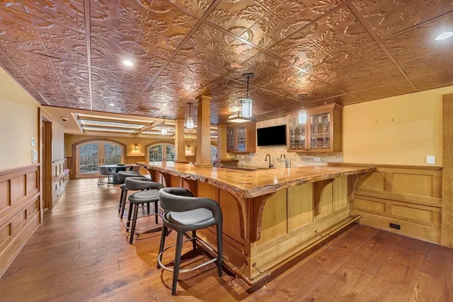 $6,995,000 | 121 Livingston Road, Wellesley, MA 02482