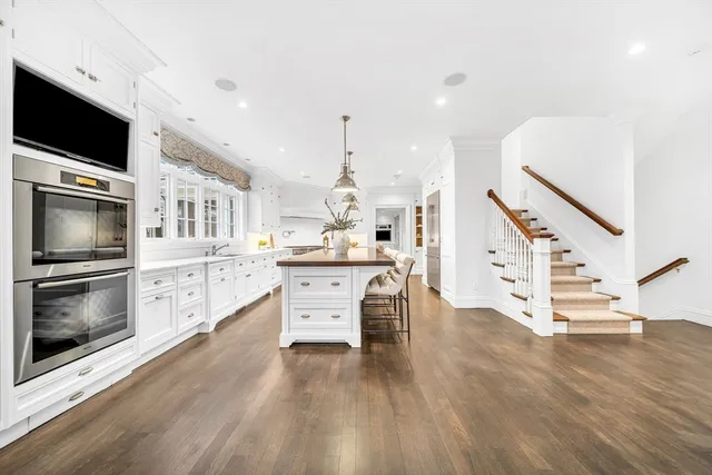 $6,995,000 | 121 Livingston Road, Wellesley, MA 02482