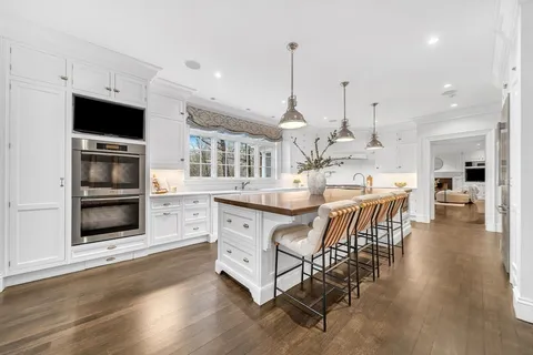 $6,995,000 | 121 Livingston Road, Wellesley, MA 02482
