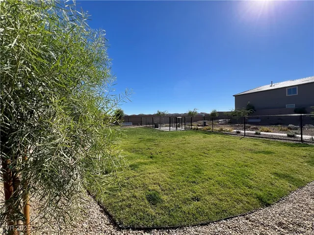 $2,199 | 6053 Swift Lariat Street, Las Vegas, NV 89113